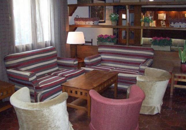 Las mejores habitaciones en Hotel Nievesol. Disfruta  nuestro Spa y Masaje en Huesca